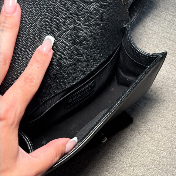 Chanel Small Boy Bag Caviar Leather - Picture 14 of 16